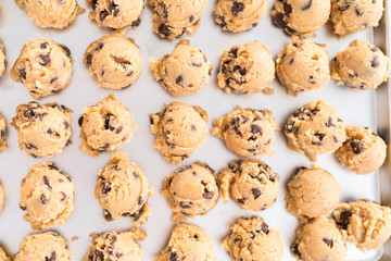 Baking cookies