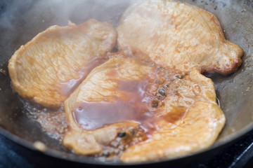 しょうが焼きをつくる