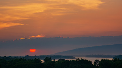 Obraz premium Scenic View Of Dramatic Sky During Sunset 