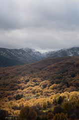 Montañas de la Sierra de Gredos en otoño
