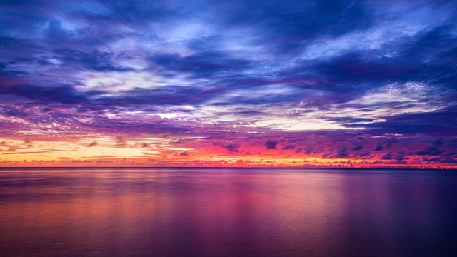 沖縄県・竹富町 西表島 夏のトゥドゥマリ浜の夕焼け