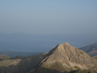 Obraz premium view of mountains and clouds