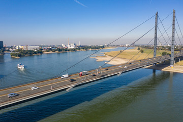 Rheinkniebrücke