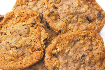 chocolate chip and raisin cookies