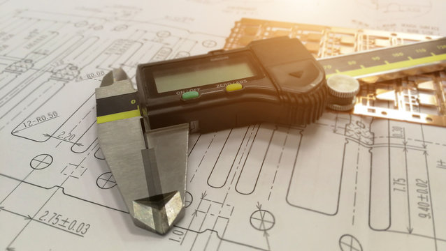 Engineering drawing and digital vernier calipers ,Measuring the dimensions of part with metal vernier caliper, vernier caliper is a measuring instrument used to precise