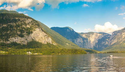 Fototapeta na wymiar Hallstatt lake, Austria