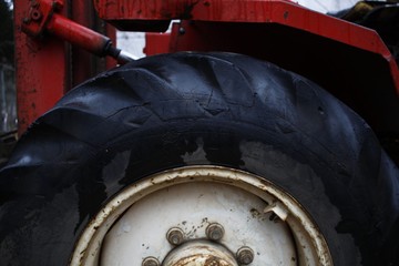 wheel of a car © singerfotos