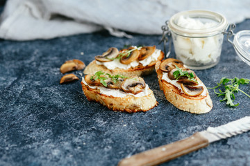 Bruschetta with mushrooms