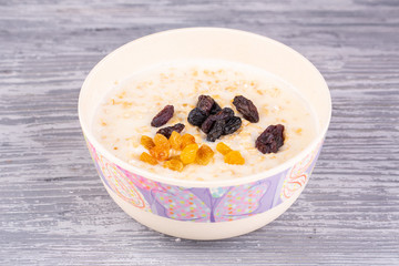 Oatmeal with dried fruits
