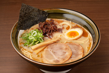 とんこつラーメン