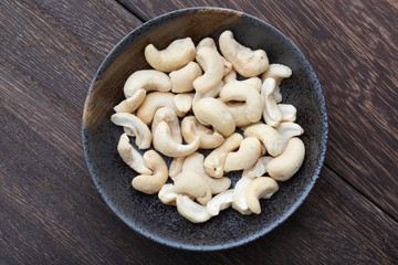 A simple cashew nut image