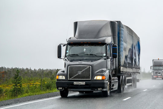 Volvo VNL64T
