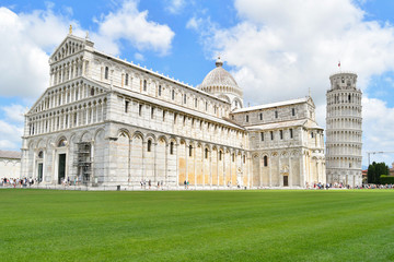 Obraz premium Square of Miracles with cathedral and tower of Pisa