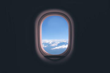 Fenêtre de l& 39 avion. Vue montagne et nuages