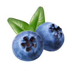 Obraz premium Fresh blueberry with leaf isolated on white background with clipping path
