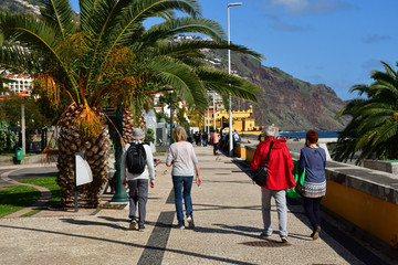 Fototapeta na wymiar Funchal, Portugal - february 21 2018 : city centre