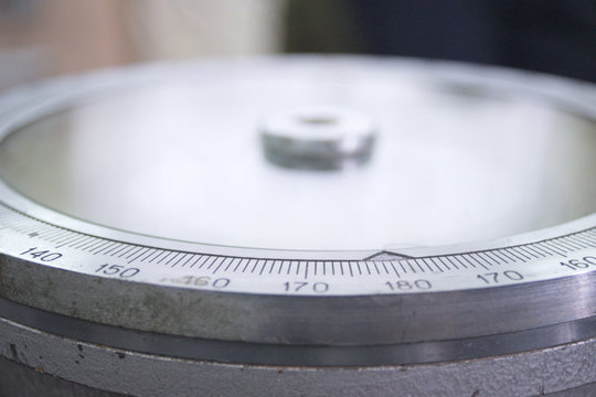 astronomical scale, gyrocompass