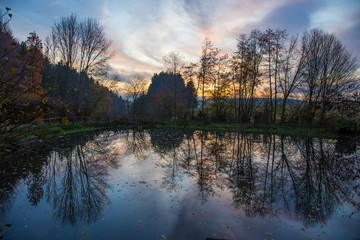 Fototapeta na wymiar Sonnenaufgang am Teich