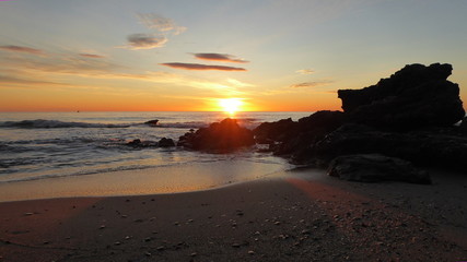 Die Sonne geht auf am Strand von Mojacar, Spanien