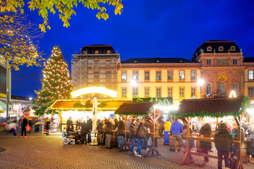 Weihnachtsmarkt in Darmstadt, Hessen, Deutschland 