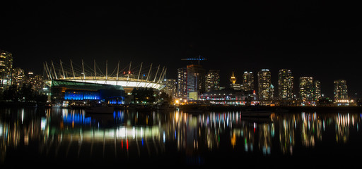 vue de nuit du stade plaza of nations, à vancouver