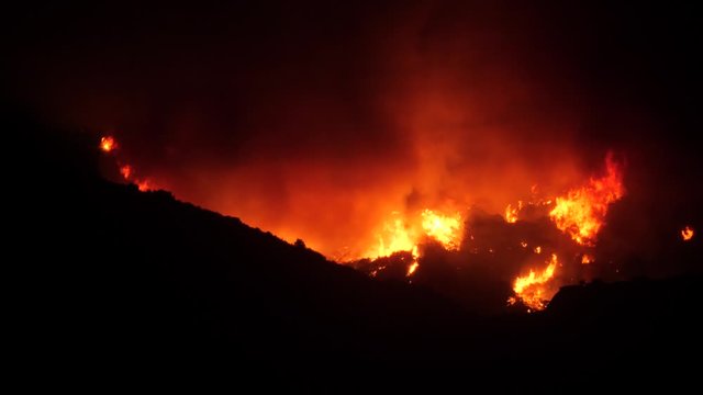 California Wild Fire at Night_01.mov