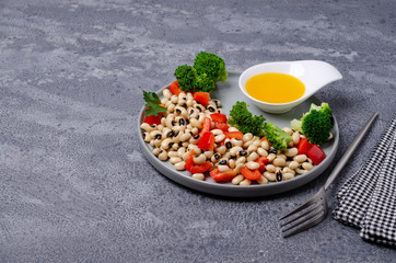 Salad beans with vegetables