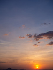 Fototapeta na wymiar Beautiful sunset sky and clouds in the evening.