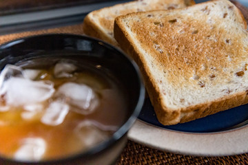 食パンとコーヒー