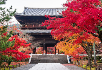 Naklejka premium 秋の京都 南禅寺 三門