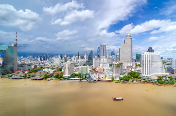 Obraz premium The Chao Phraya River in Bangkok, Thailand
