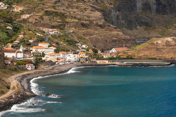 Fototapeta na wymiar view of the bay in madeira