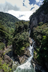 Fototapeta na wymiar Wasserfall Pailon del Diablo
