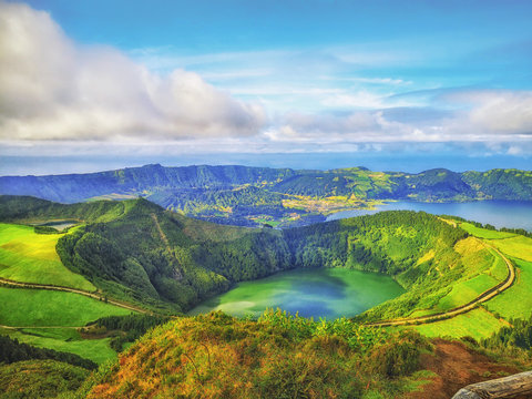 Sete Cidades Azoren: Idyllischer Kratersee und vulkanische Landschaft auf der Insel S&atilde;o Miguel
