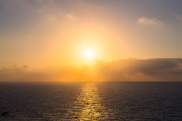 Fototapeta premium Atardecer en costa Quebrada, Liencres, Cantabria
