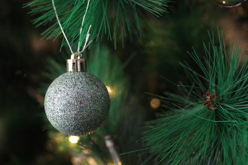 bola navidad  gris plata con purpurina