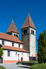 Fototapeta na wymiar Kirche St. Peter und Paul. auf der Insel Reichenau
