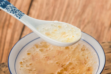 Peach gum snow saponin rice sugar water，Chinese traditional tonic