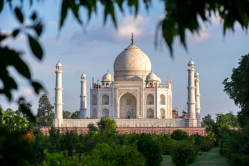 Obraz premium Taj Mahal during sunset, in Agra , Uttar Pradesh, India