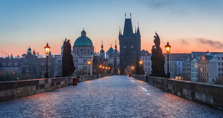 Sunrise at the Charles Bridge in Prague - obrazy, fototapety, plakaty