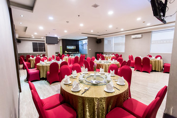 Wedding decor with round tables. arrangements of decorations for event