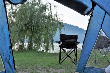 Blick aus dem Zelt auf den Gardasee