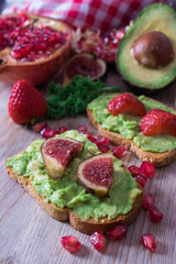 avocado and red fruit toasts from the vegan or vegetarian diet
