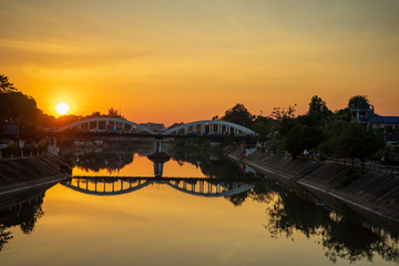 Fototapeta premium sunset over the bridge