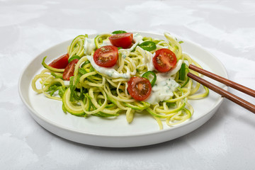 Zucchini noodles with vegetables