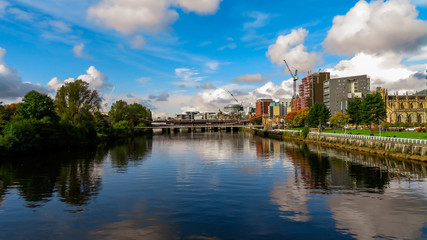 Fototapeta na wymiar view of river in the city