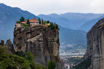 Fototapeta premium Wspaniały widok na klasztory w Meteory, Grecja
