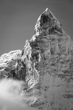 Matterhorn in schwarz weiss
