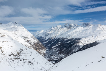 Zermatt von oben mit Dom und Täschhorn