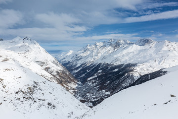 Fototapeta premium Zermatt von oben mit Dom und Täschhorn